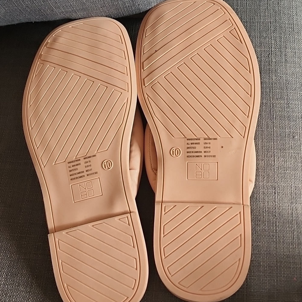 NOBO Women's Size 10 Rose Memory Foam Fluffy Flip Flops Flat Sandals - Picture 2 of 9